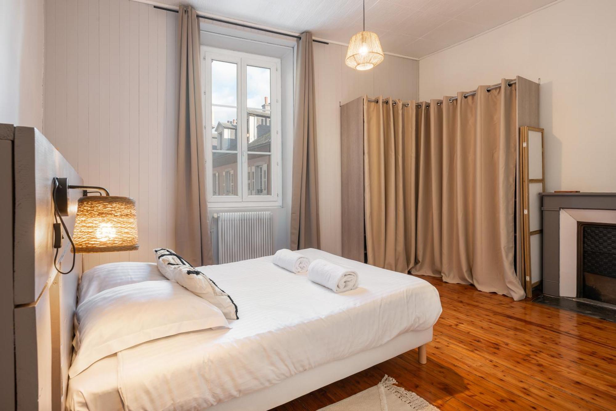 Appartement Spacieux Et Chaleureux Coeur De Ville Σαμπερί Εξωτερικό φωτογραφία