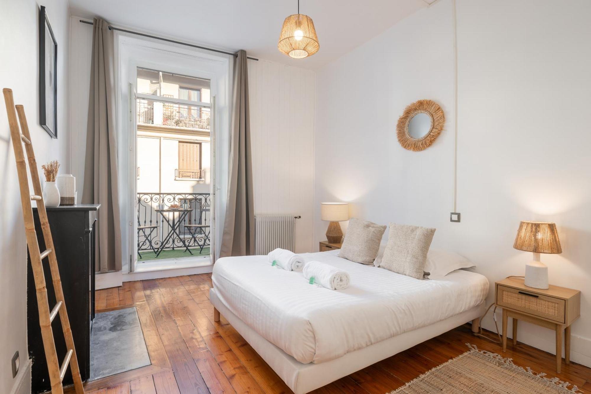 Appartement Spacieux Et Chaleureux Coeur De Ville Σαμπερί Εξωτερικό φωτογραφία