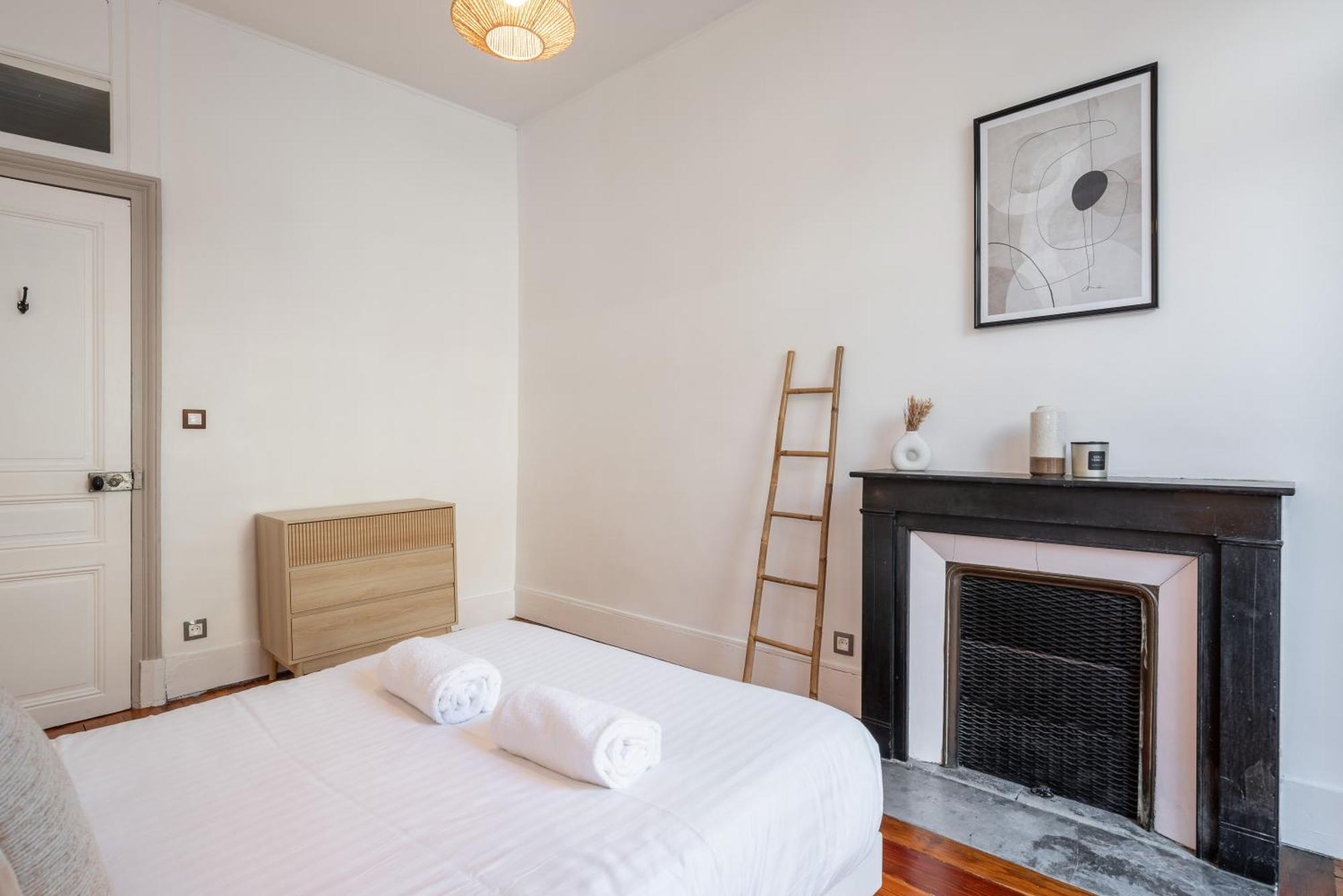 Appartement Spacieux Et Chaleureux Coeur De Ville Σαμπερί Εξωτερικό φωτογραφία